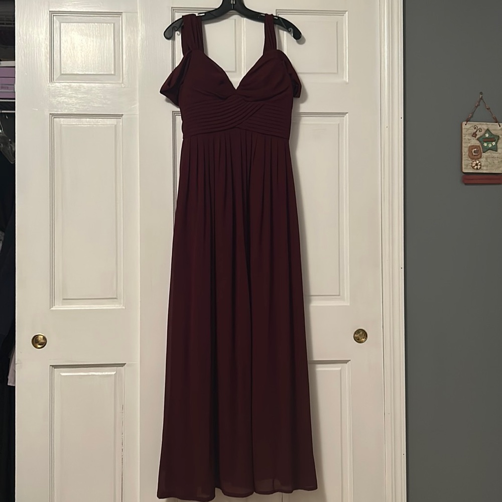 Lulu’s burgundy maxi dress